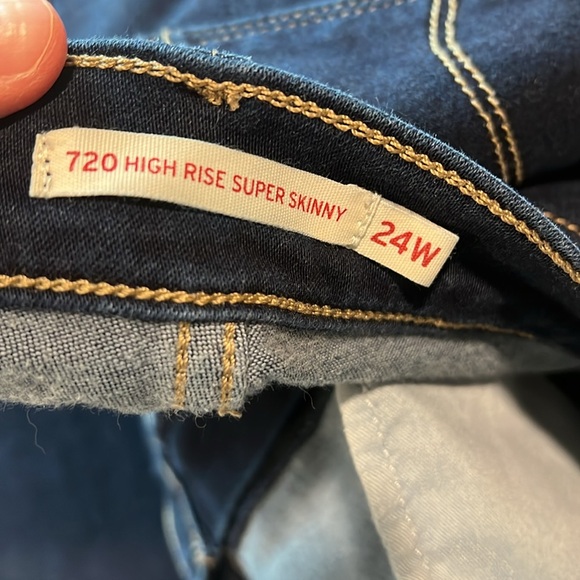 Levi - red tab, 24w, 720 “high rise super skinny” - Picture 6 of 6